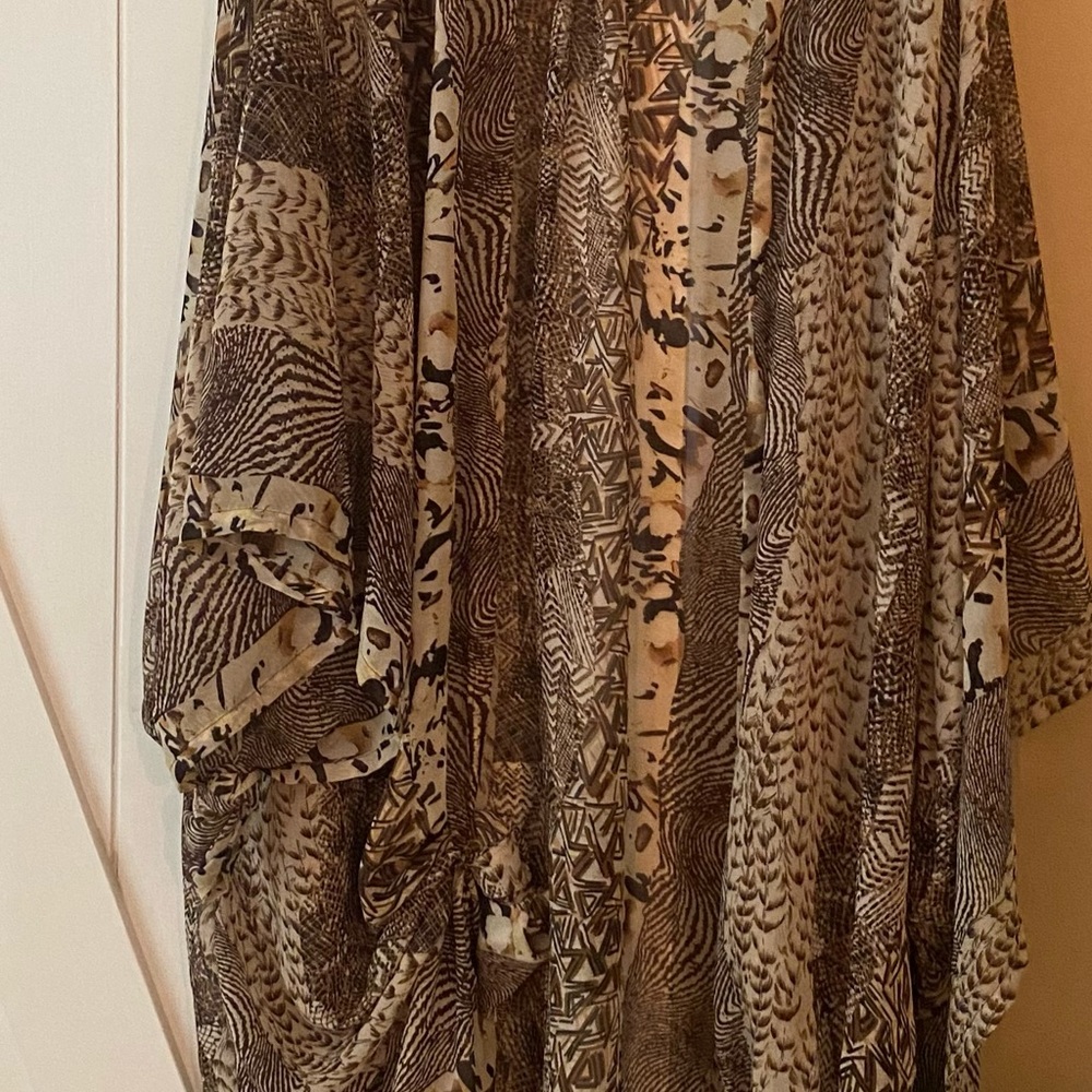 EUC Jennifer Grace Silky Kimono L/XL